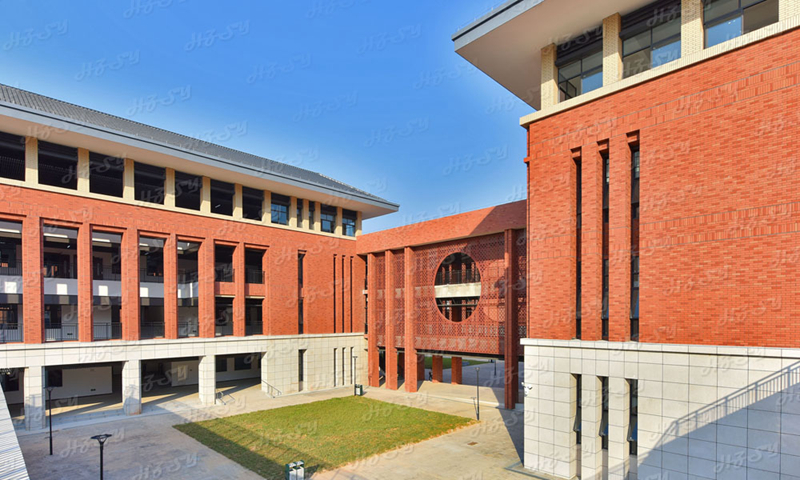 ��ѧ�����������Ų�������һ��У԰����